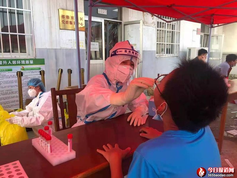 秦利、秦燕夫妻4.jpg