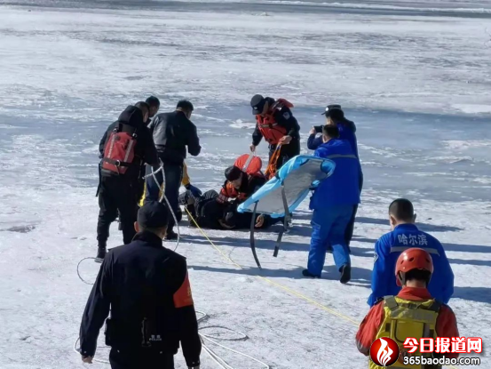 【警營暖心事】冰窟驚險10分鐘,墜冰群眾得救了! - 復件714.png