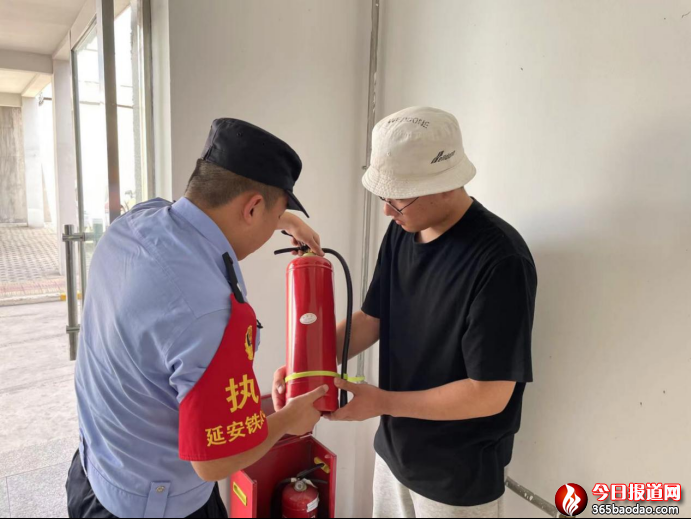 嚴(yán)細(xì)措施 狠抓落實 神木站派出所縱深推進夏季治安打擊整治百日行動見實見效671.png