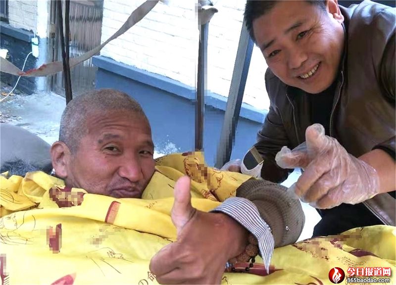 豎起大拇指.jpg