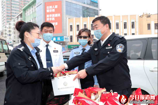 (定稿)滾滾熱血彰顯鐵警柔情——哈市公安機關組織開展無償獻血活動489.png