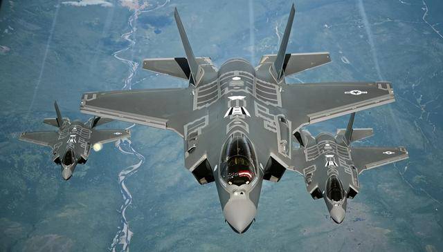 YF-35CCϺ҂ǷMд