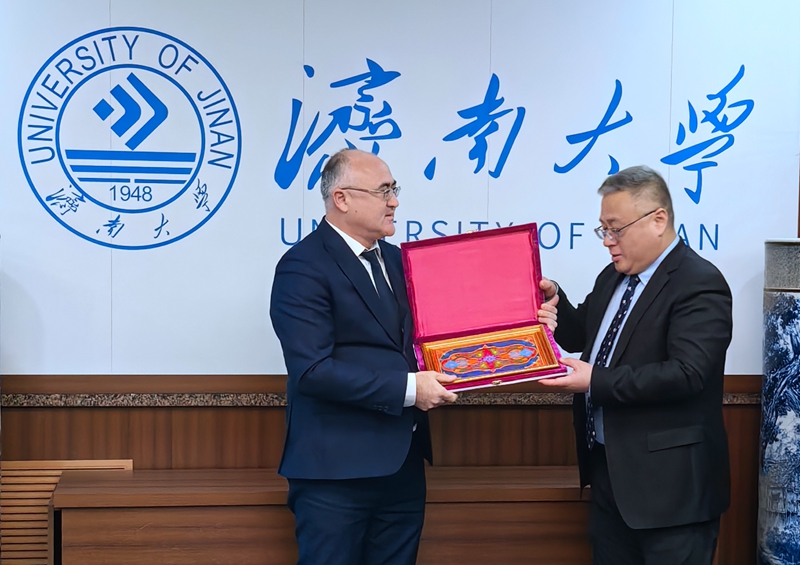 塔國濟南大學.jpg