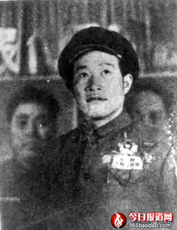 李佩山訪著名戰斗英雄、特等功臣楊育才916.png