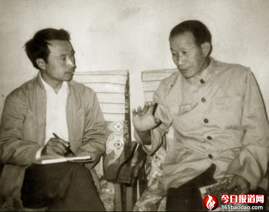 李佩山訪著名戰斗英雄、特等功臣楊育才531.png